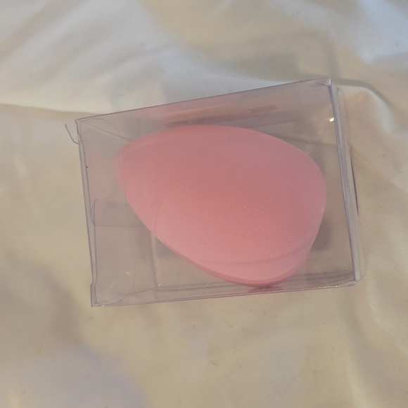 Juicy Couture Dreamin' of Juicy Cosmetic Bag With NWT JUICY WRISTLET And Goodies - Picture 2 of 9